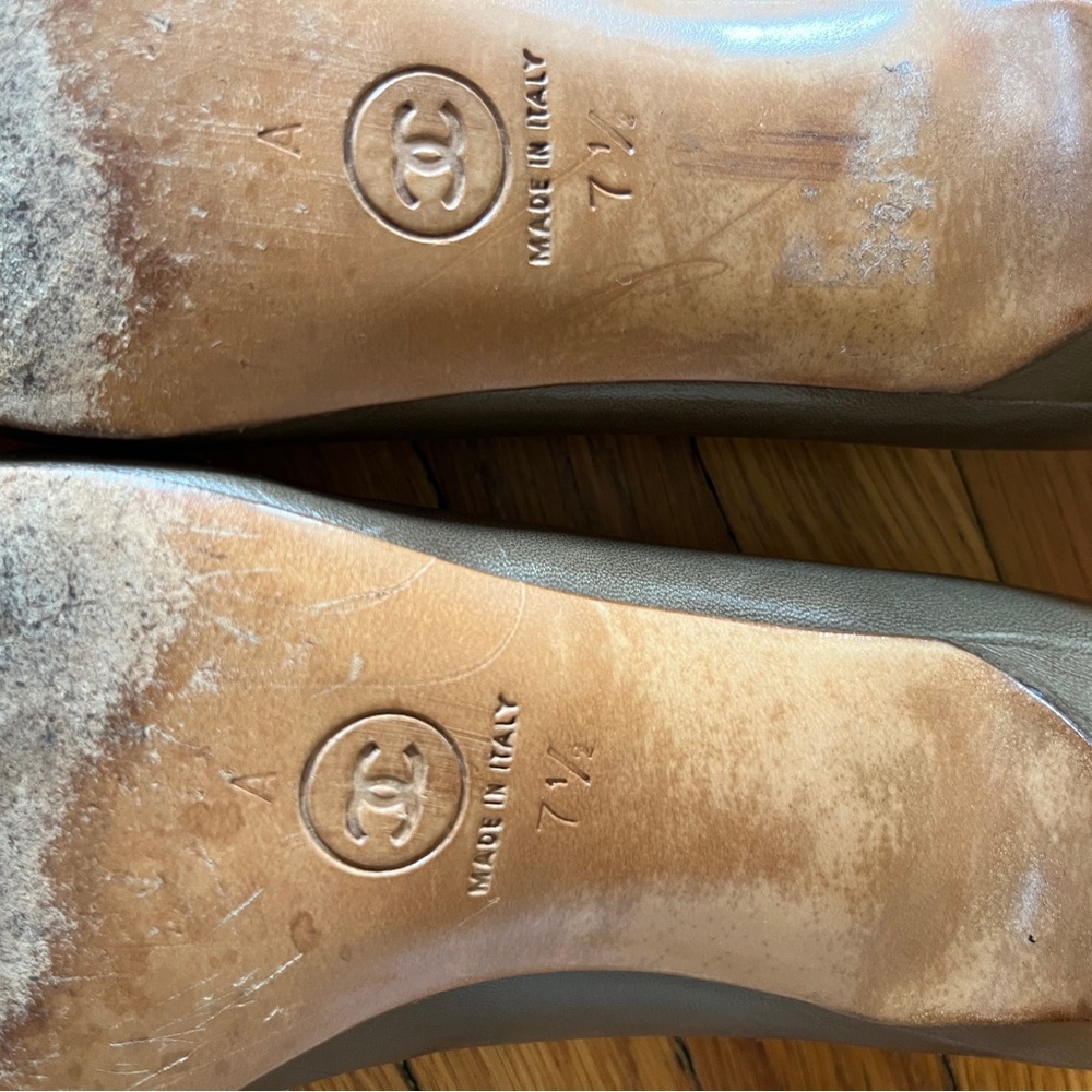 CHANEL VTG Taupe Leather Heels Logo SZ 7.5 Made in Italy NO LOWBALL OFFERS PLS - Picture 4 of 12